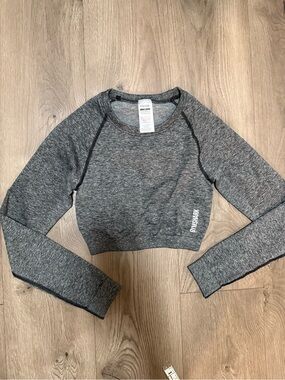 Gymshark Gray Seamless Cropped Long Sleeve Active Top Small